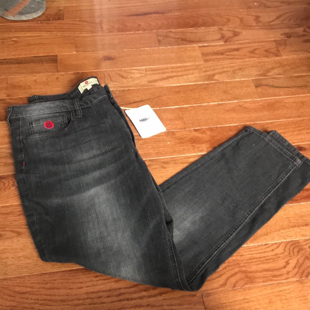 ❤️3/$25❤️ NWT Red Jeans 15/16 skinny